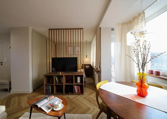 Przytulne Mieszkanie Z Widokiem Na Park Praski شقة وارسو